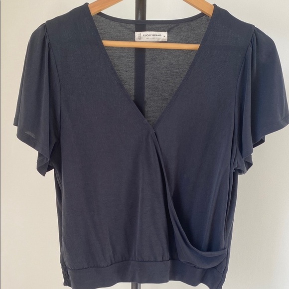 Lucky Brand Dusty Black Flutter Sleeve Surplice Top - Picture 2 of 3